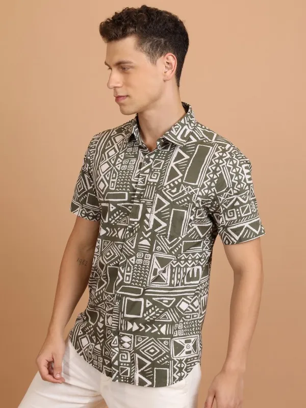  Highlander Men Olive Printed Slim Fit Casual Shirts
