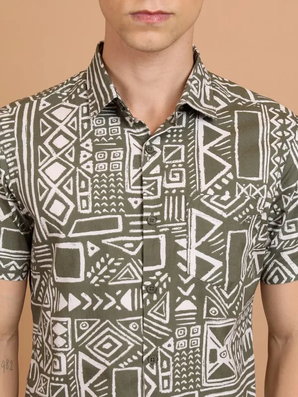  Highlander Men Olive Printed Slim Fit Casual Shirts