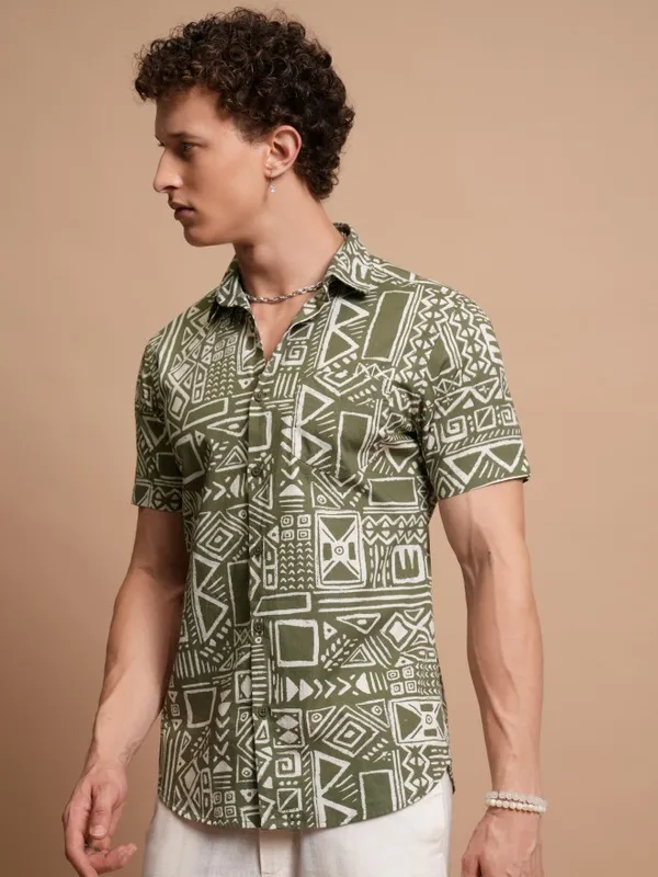  Highlander Men Olive Printed Slim Fit Casual Shirts