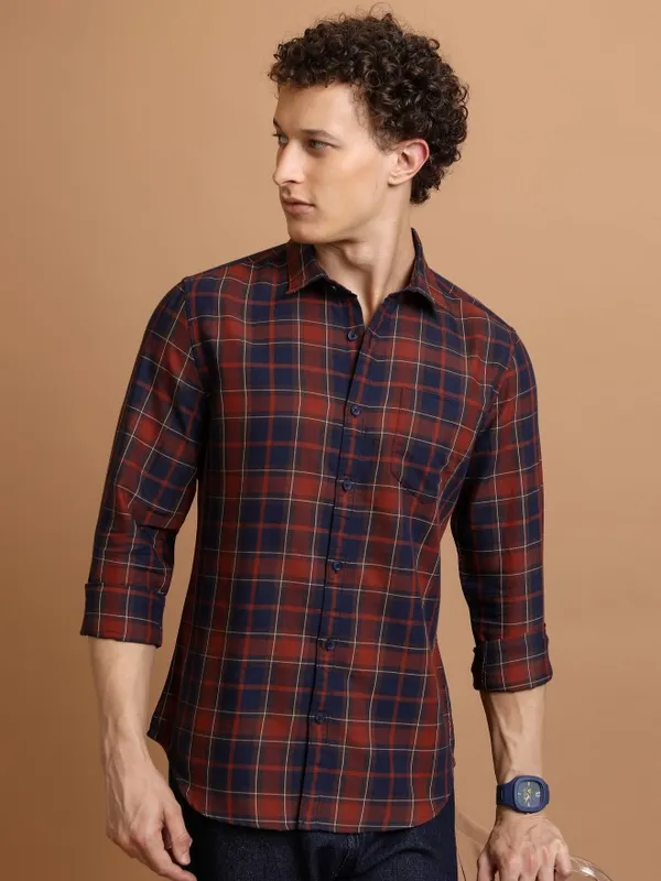  Highlander Men Navy Blue Checked Slim Fit Casual Shirts