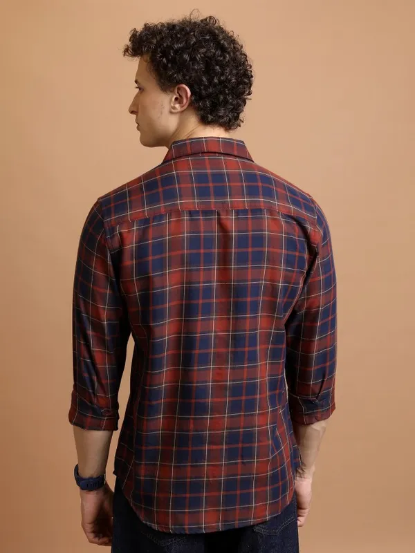  Highlander Men Navy Blue Checked Slim Fit Casual Shirts