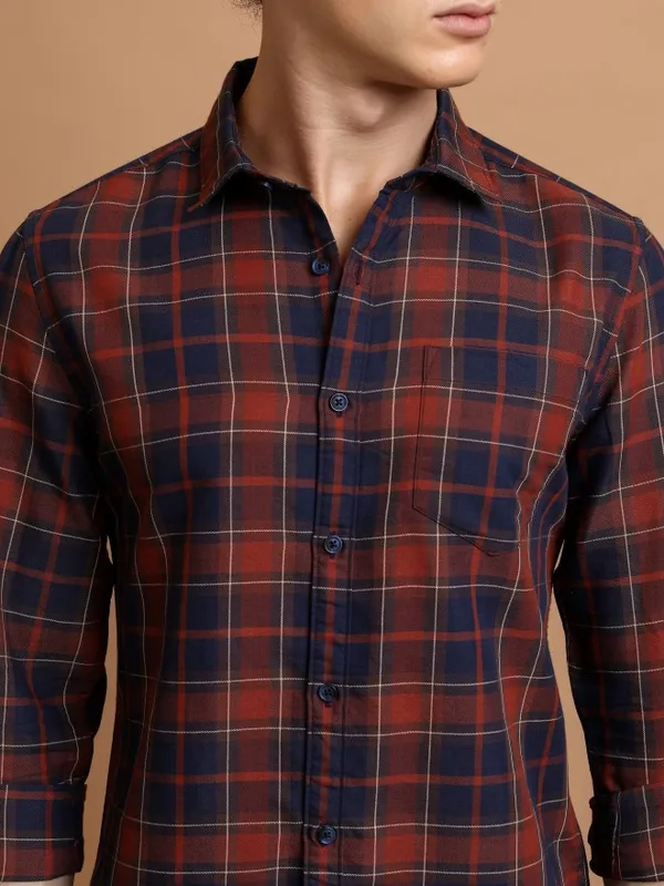  Highlander Men Navy Blue Checked Slim Fit Casual Shirts