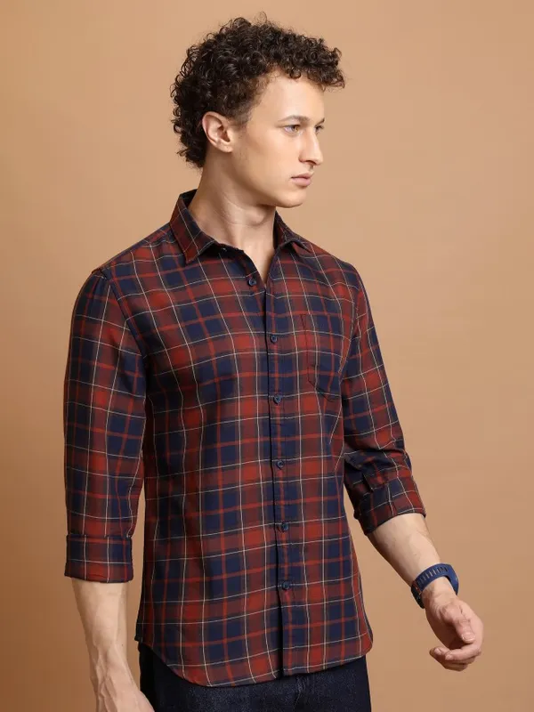  Highlander Men Navy Blue Checked Slim Fit Casual Shirts
