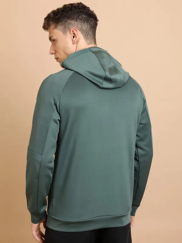 Men Solid Sweatshirt