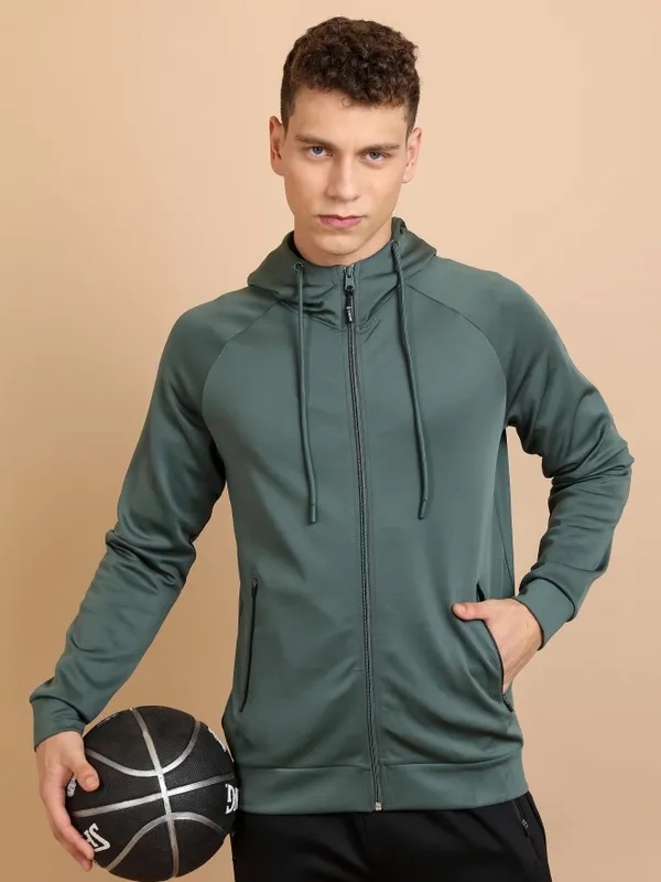 Men Solid Sweatshirt