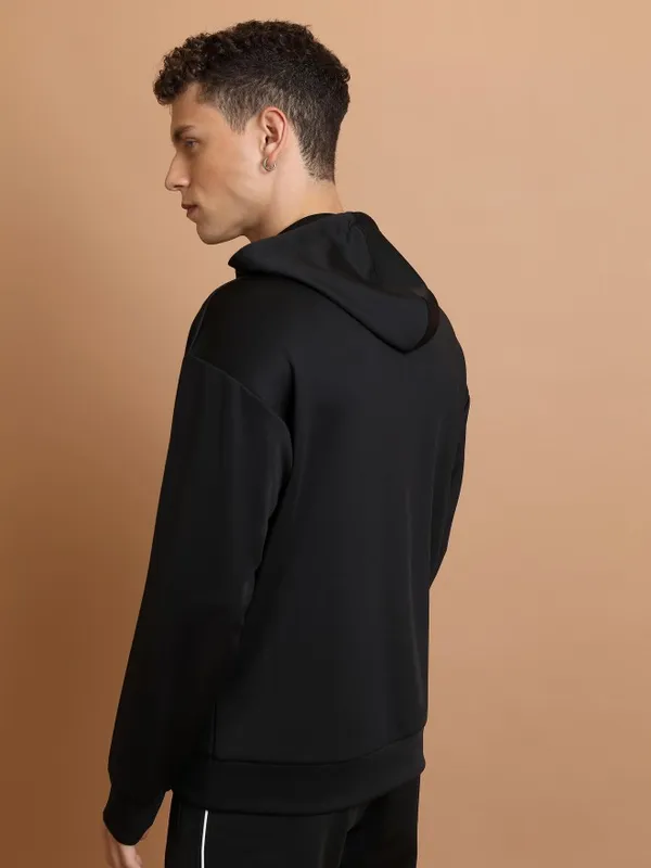 Men Solid Sweatshirt