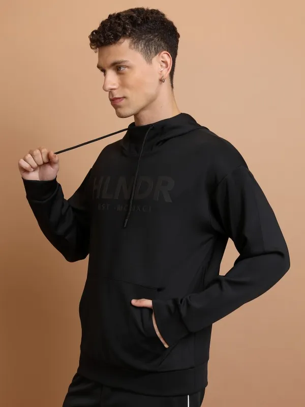 Men Solid Sweatshirt