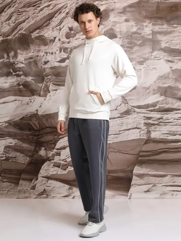 Men Solid Sweatshirt