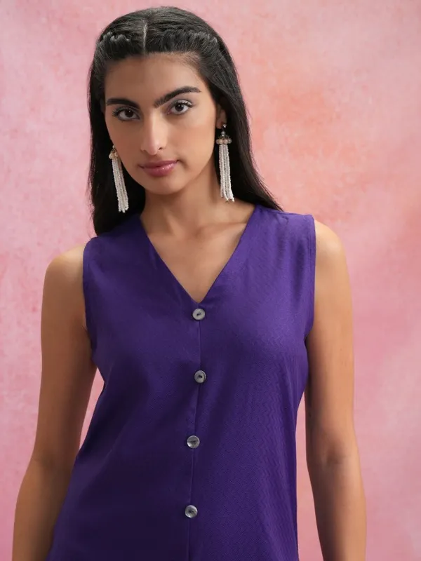  Vishudh Women Purple Solid Straight Kurtas