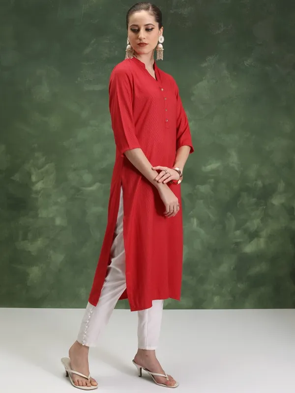  Vishudh Women Red Solid Straight Kurtas
