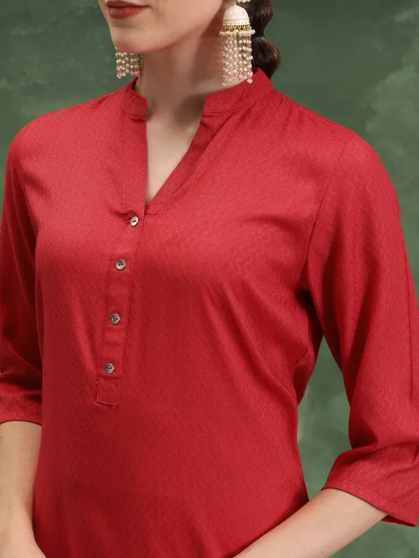  Vishudh Women Red Solid Straight Kurtas