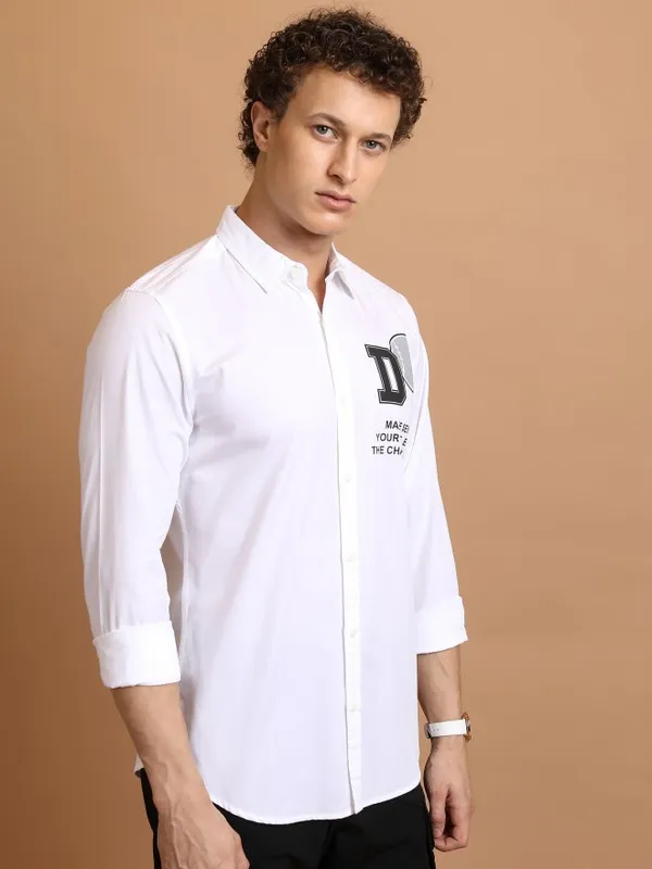  Ketch Men White Printed Slim Fit Casual Shirts