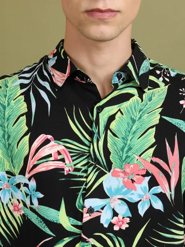  Highlander Men Black Printed Oversized Fit Casual Shirts