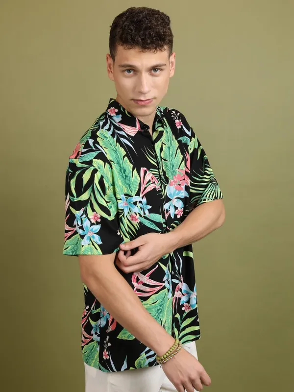  Highlander Men Black Printed Oversized Fit Casual Shirts