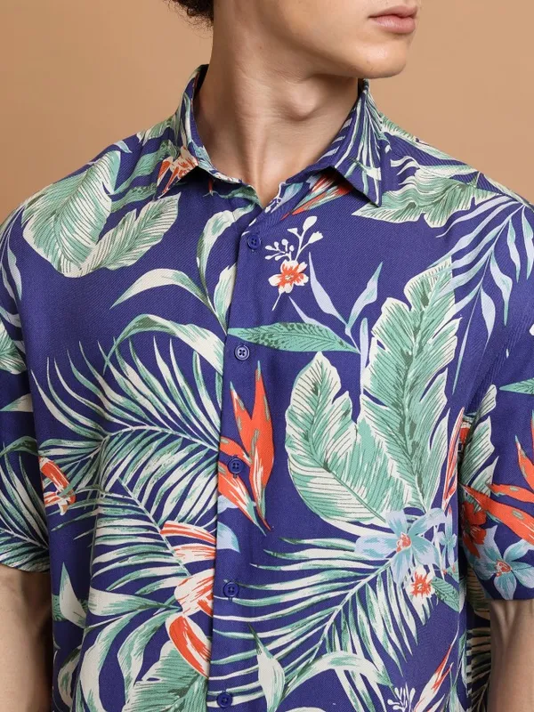  Highlander Men Blue Printed Oversized Fit Casual Shirts