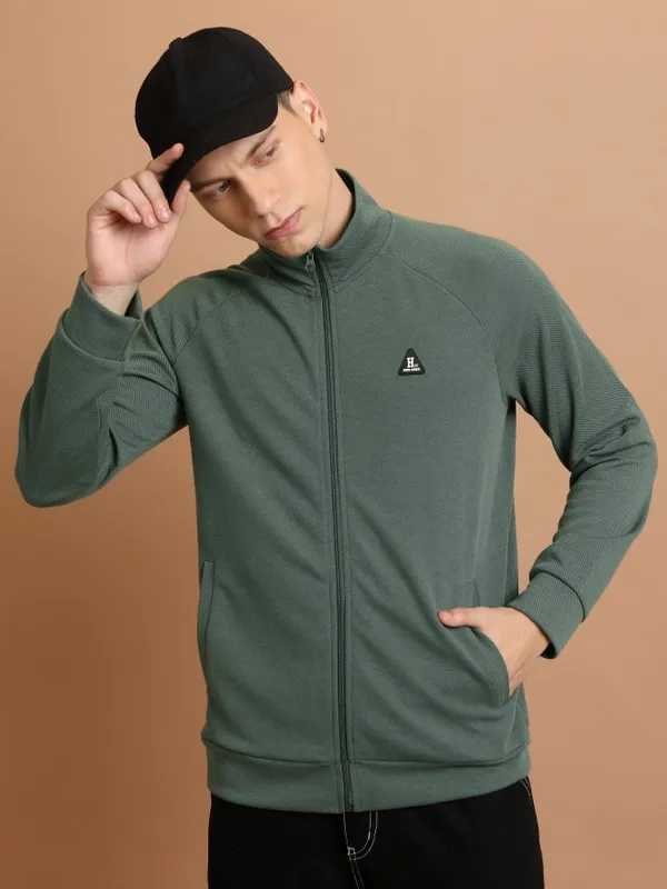 Men Solid Sweatshirt