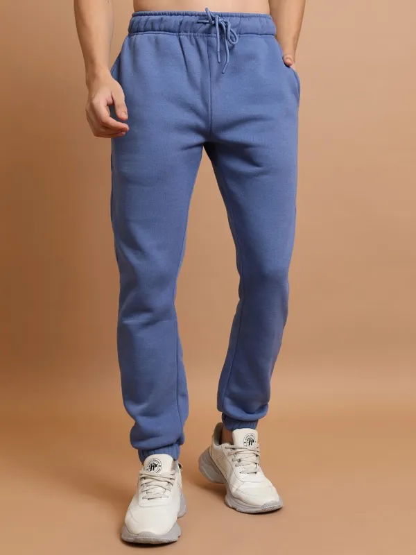  Highlander Men Blue Slim Fit Solid Casual Trousers