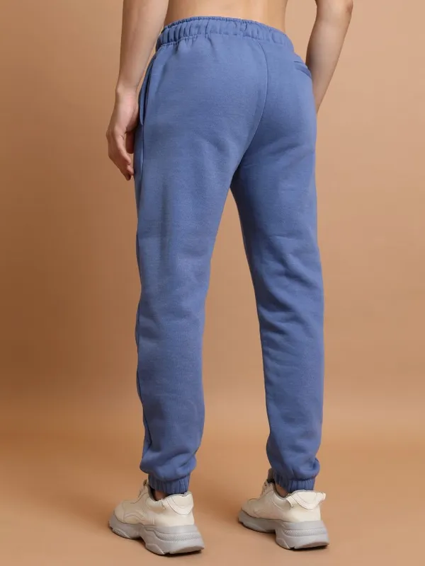  Highlander Men Blue Slim Fit Solid Casual Trousers