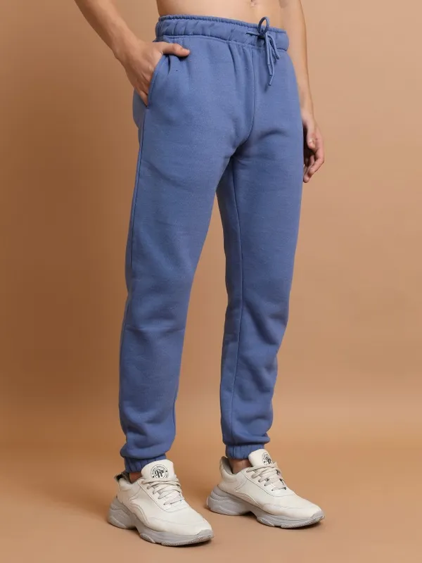  Highlander Men Blue Slim Fit Solid Casual Trousers