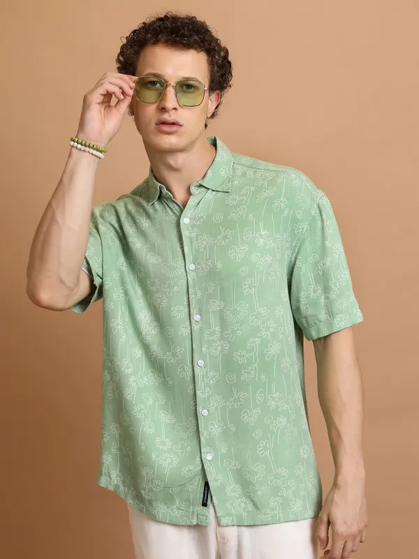  Ketch Men Green Printed Oversized Fit Casual Shirts