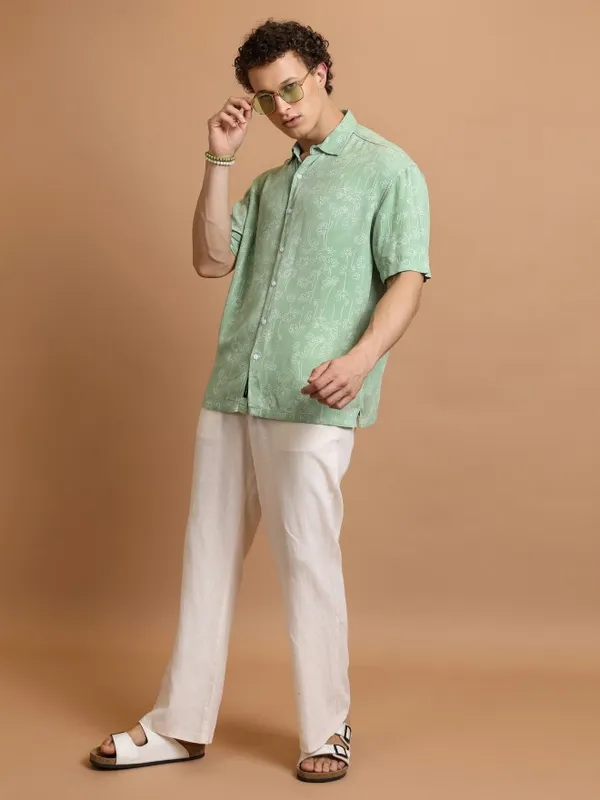  Ketch Men Green Printed Oversized Fit Casual Shirts
