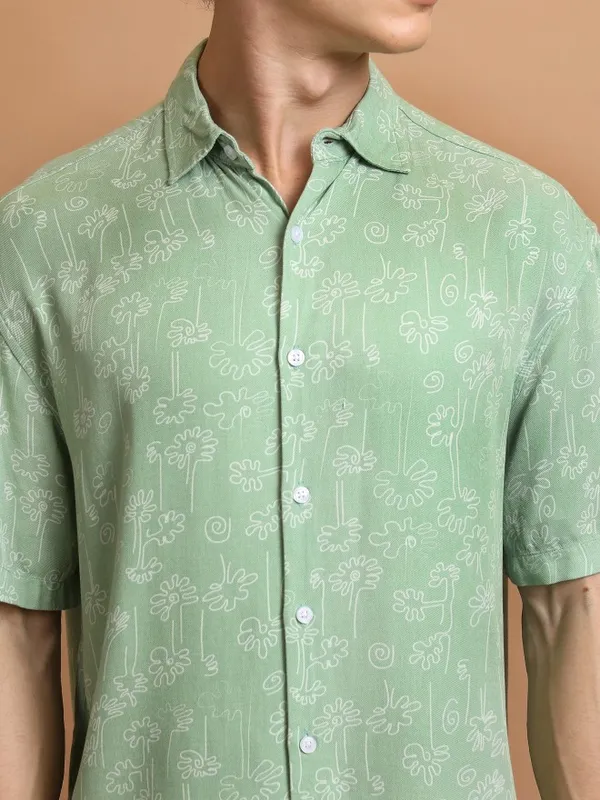  Ketch Men Green Printed Oversized Fit Casual Shirts