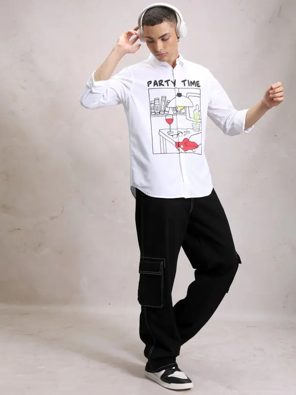  Ketch Men White Printed Slim Fit Casual Shirts