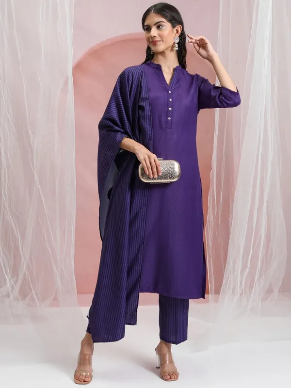  Vishudh Women Purple Solid Kurta Sets