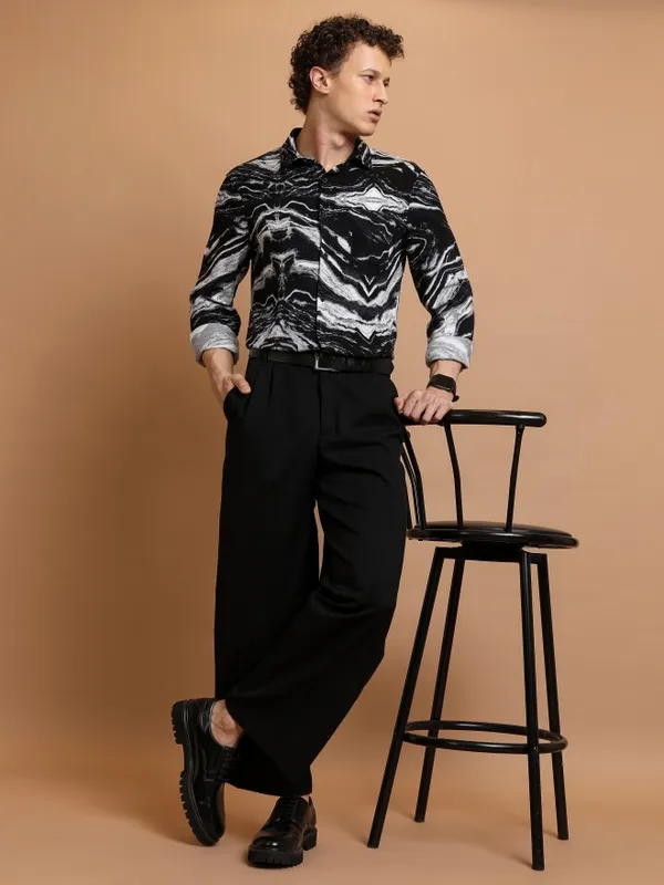  Highlander Men Black Printed Slim Fit Casual Shirts