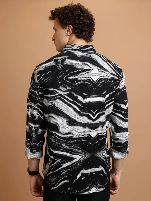  Highlander Men Black Printed Slim Fit Casual Shirts