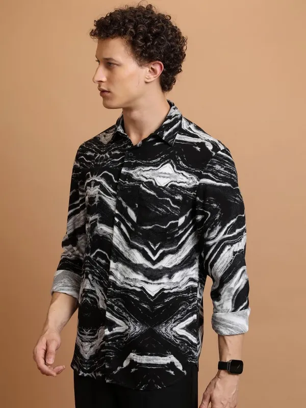  Highlander Men Black Printed Slim Fit Casual Shirts