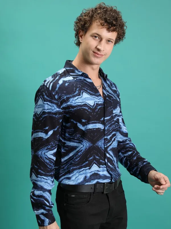 Men Slim Fit Casual Shirt