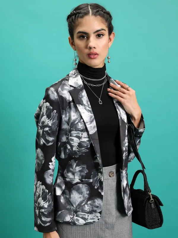  Tokyo Talkies Women Black Blazers
