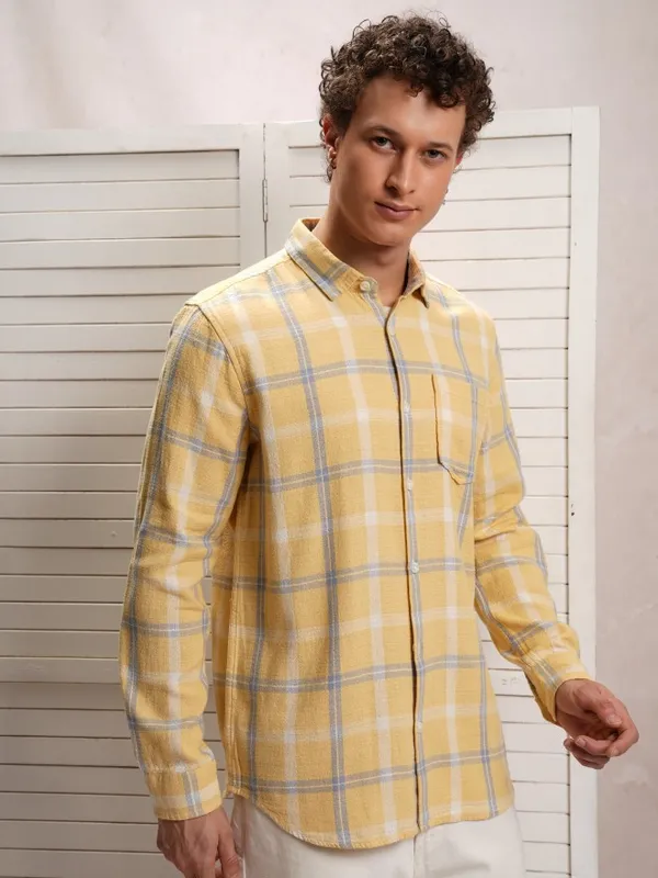  Locomotive Men Yellow Checked Regular Fit Casual Shirts