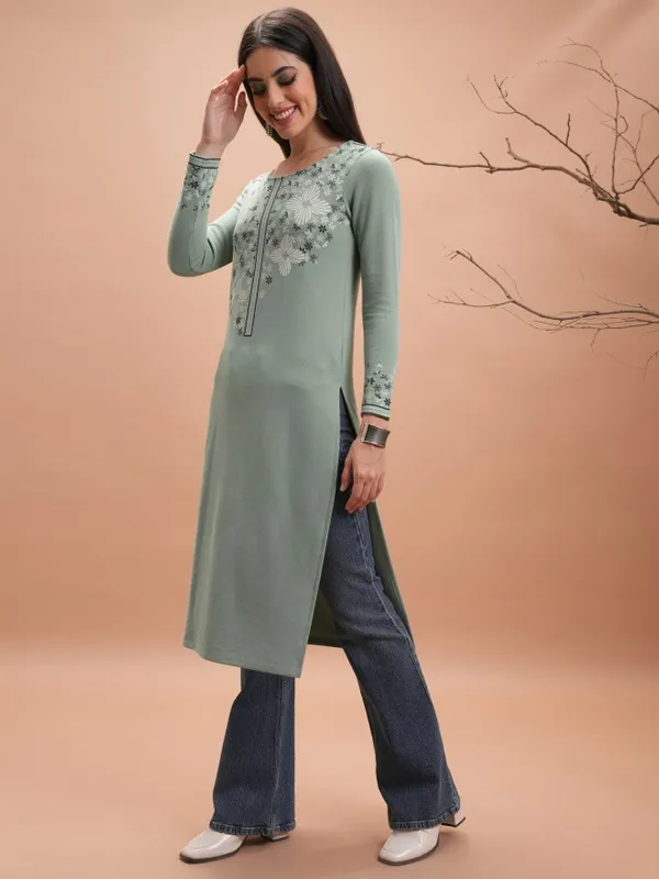  Vishudh  Women Green Printed Straight Kurtas