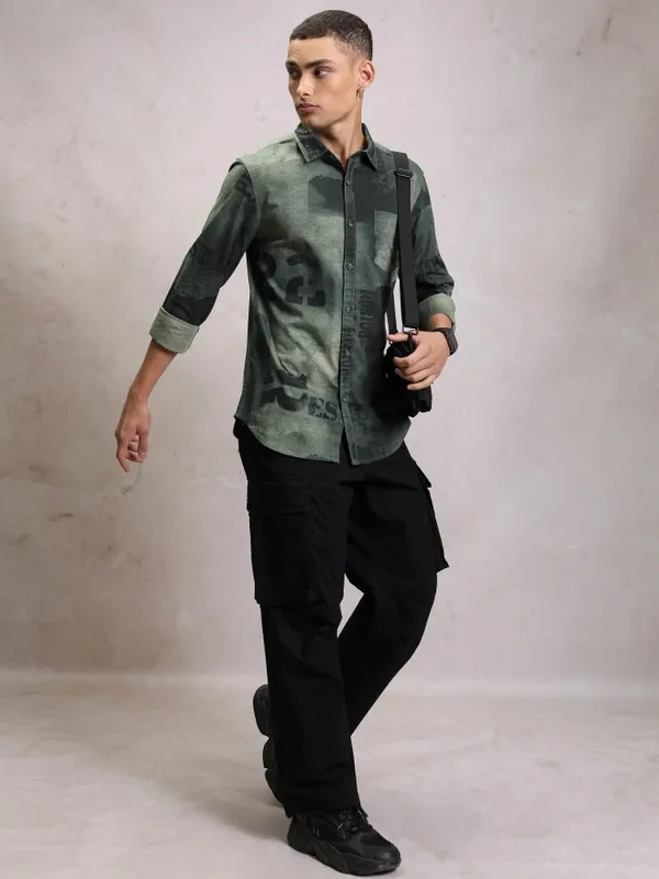  Highlander Men Olive Printed Slim Fit Casual Shirts