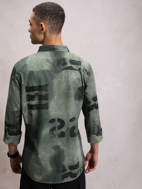  Highlander Men Olive Printed Slim Fit Casual Shirts