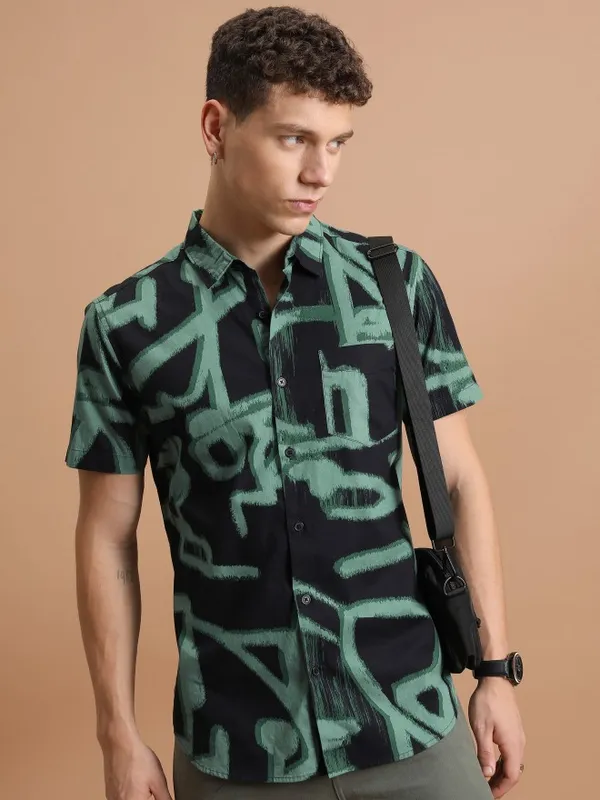  Highlander Men Green Printed Slim Fit Casual Shirts