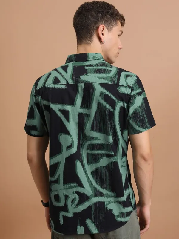 Highlander Men Green Printed Slim Fit Casual Shirts