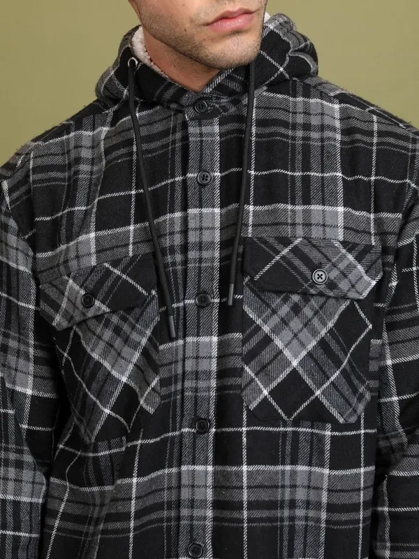  Highlander Men Black Checked Regular Fit Casual Shirts