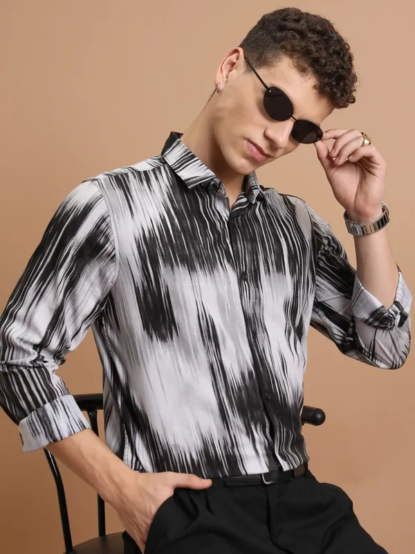 Men Slim Fit Casual Shirt