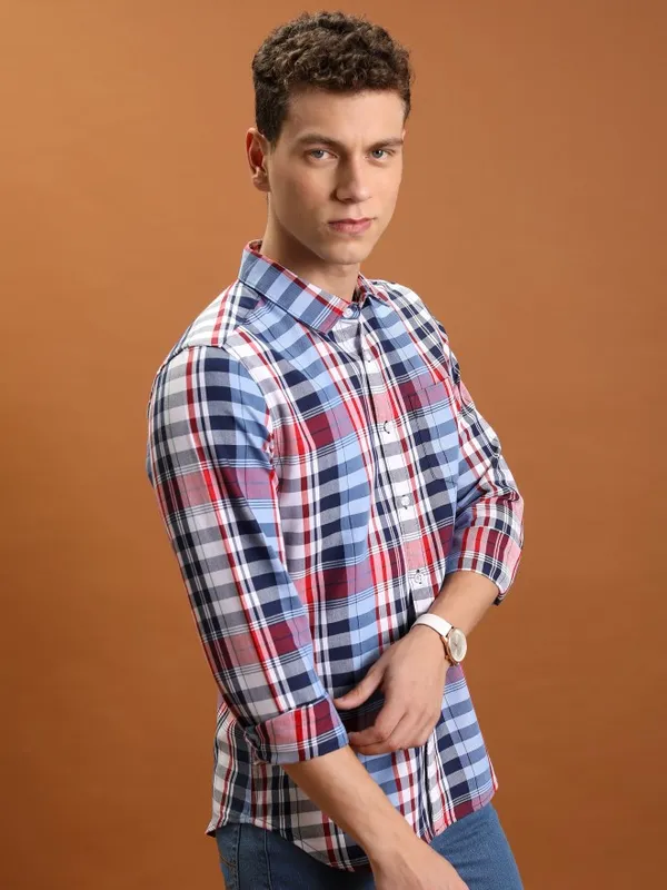  Highlander Men White Checked Slim Fit Casual Shirts