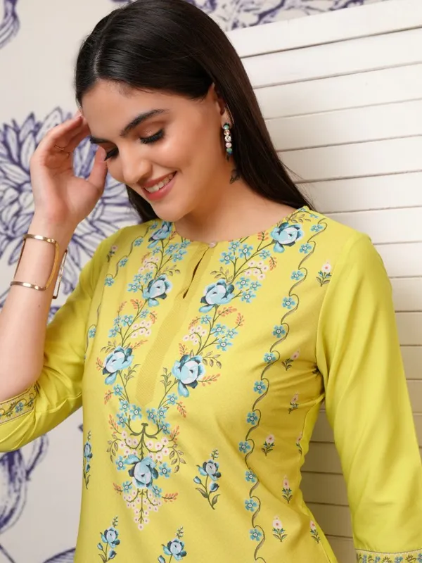 Ketch Women Yellow Printed Straight Kurta