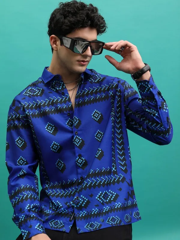  Highlander Men Blue Printed Oversized Fit Casual Shirts