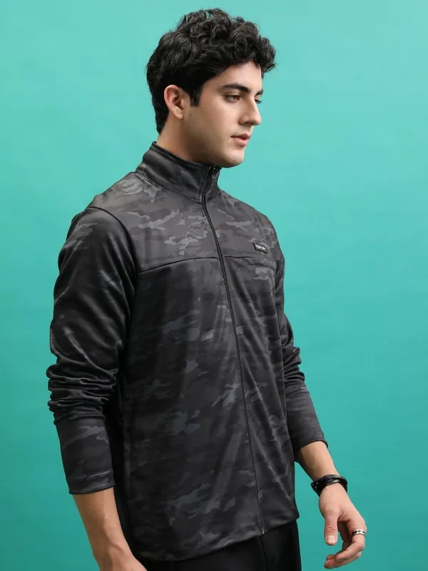  HIGHLANDER Men Grey High Neck Front-Open Sweatshirts