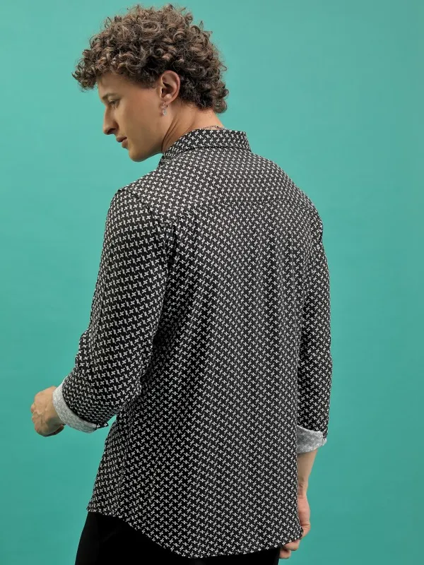 Men Slim Fit Casual Shirt