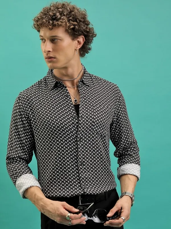  Ketch Men Black Printed Slim Fit Casual Shirts