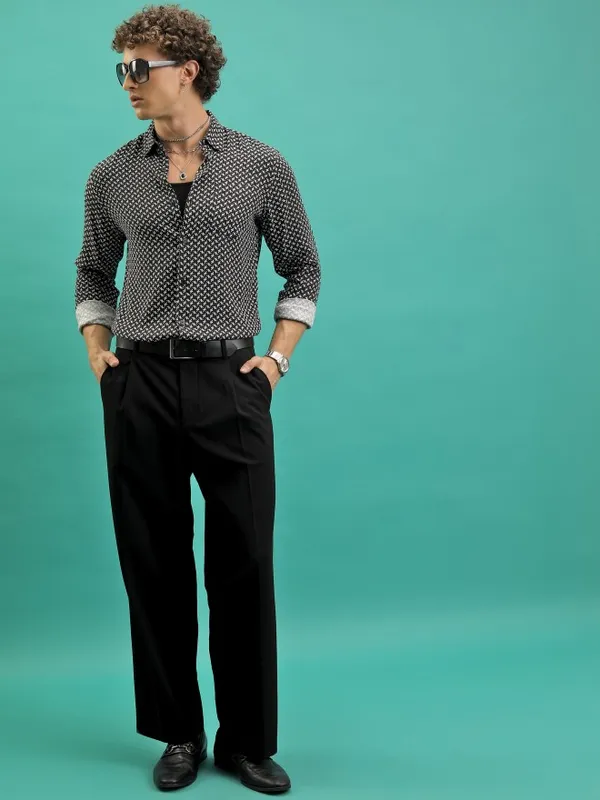  Ketch Men Black Printed Slim Fit Casual Shirts