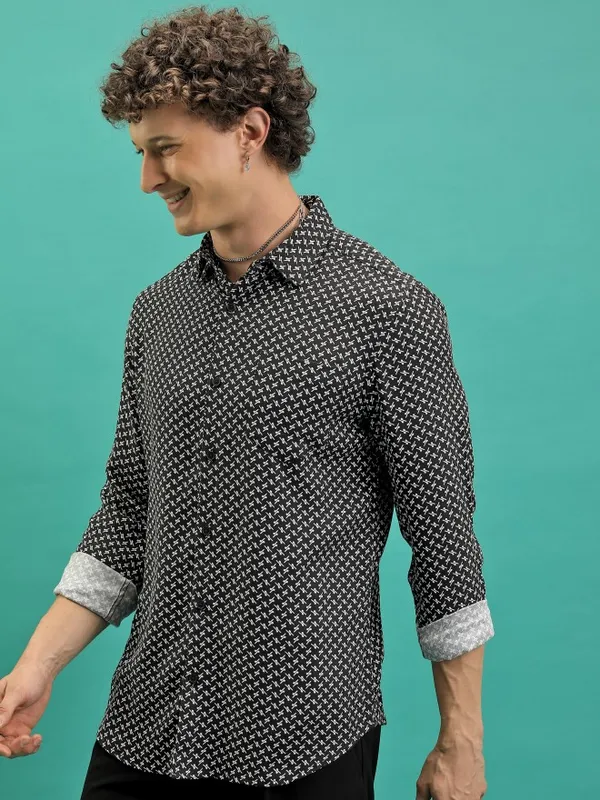  Ketch Men Black Printed Slim Fit Casual Shirts