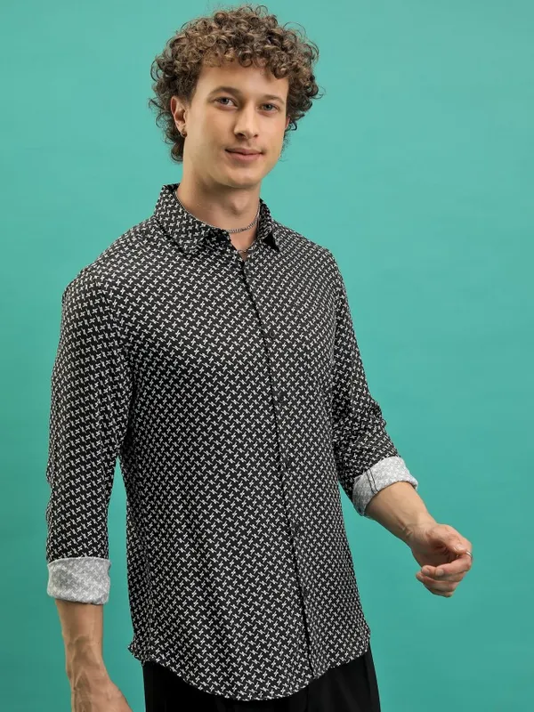  Ketch Men Black Printed Slim Fit Casual Shirts
